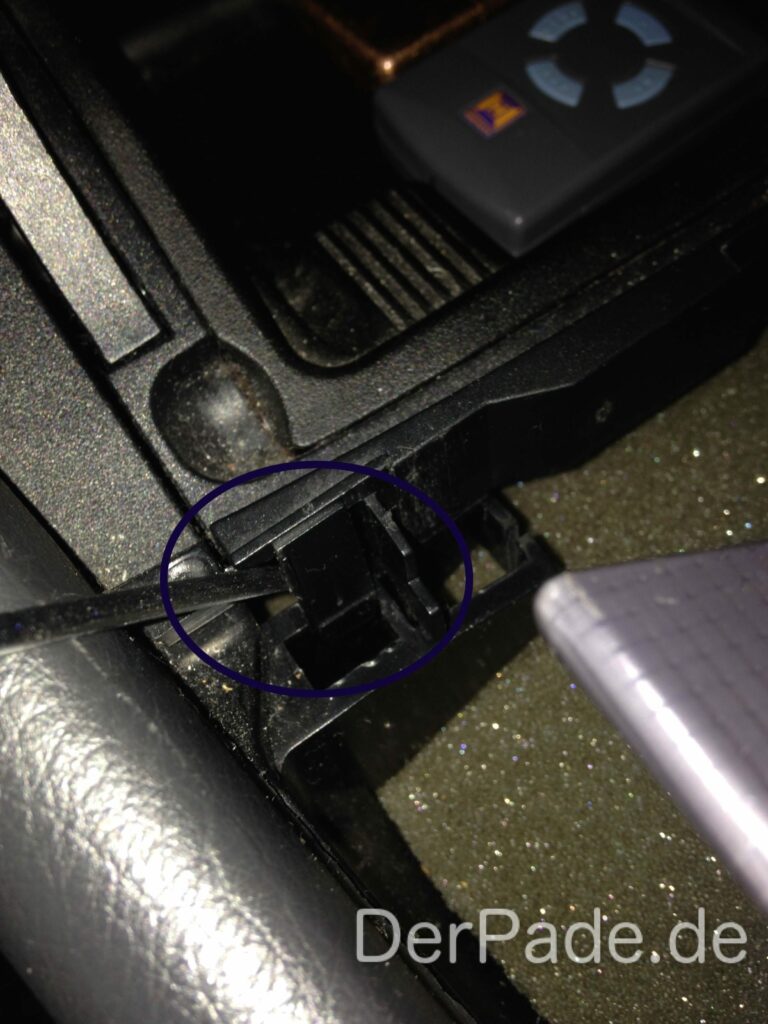 Guide: Remove Mercedes W203 Radio Der Pade image 1