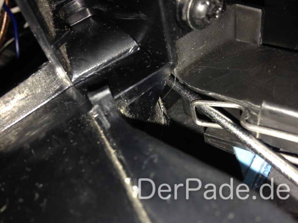 Guide: Remove Mercedes W203 Radio Der Pade image 10