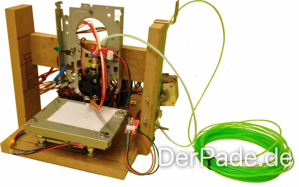 Mein selbst gebauter 3D Drucker aus altem PC Material - Der Pade