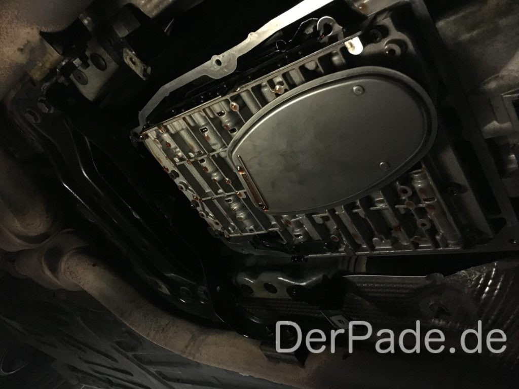 W203 Automatic Transmission - Disassembled Oil Pan