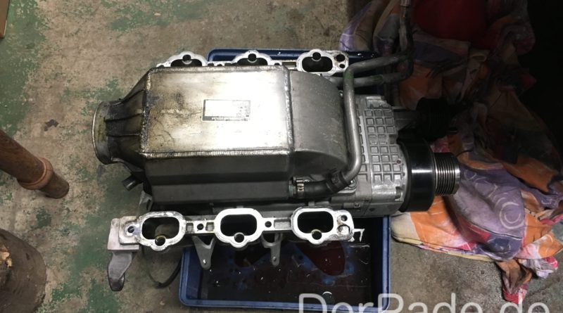 W203 C32 AMG Kompressor ausbauen - ausgebauter Kompressor