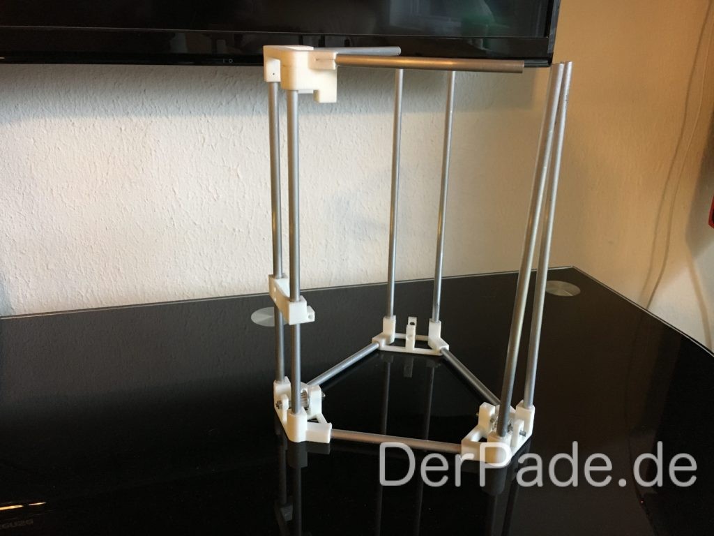Der erste Prototyp vom Backpack 3D Drucker Der Backpack mini Delta 3D Drucker - Prototyp 1