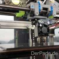 Der eigens konstruierte Adapter verbindet das E3D v6 Hotend mit dem Precision Piezo Element.